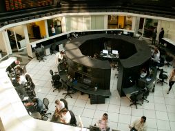 En total se negociaron 281 mil 03 millones de títulos por un monto de 9 mil 397.6 millones de pesos. NTX / ARCHIVO