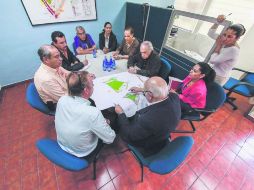 APOYO. Reunión de los vecinos de Country Club con funcionarios de la Coplaur. EL INFORMADOR / A. Hernández
