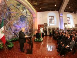 El secretario de Eduación Pública Emilio Chuayffet dirige unas palabras durante la ceremonia en la sede de la SEP. TWITTER / @SEP_mx