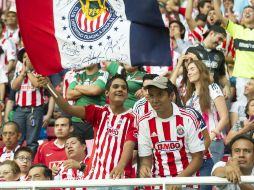 La afición Rojiblanca asistió al Omnilife a apoyar a su equipo. EL INFORMADOR / J. Mendoza