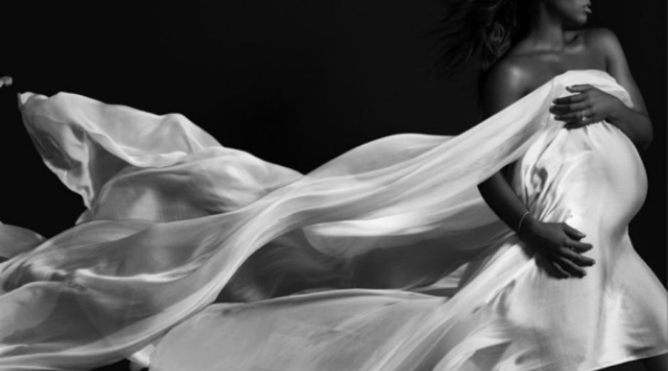 En las imágenes se puede ver como Kelly presume su enorme pancita. INSTAGRAM / @kellyrowland