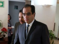 La Procuraduría invita a René Bejarano para que declare acerca de José Luis Abarca. NTX / ARCHIVO