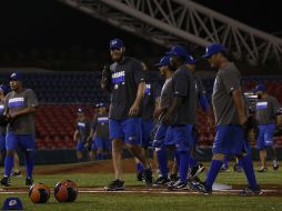 Los jugadores estuvieron tomando rodados y adaptándose a la superficie artificial del Estadio Panamericano. EL INFORMADOR / A. Hernández