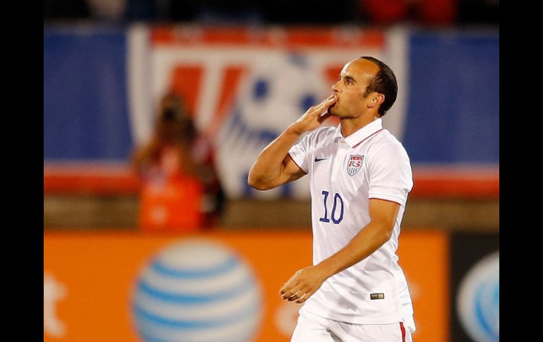 Landon Donovan recibió una ovación de un minuto al salir de cambio. AFP / J. Rogash