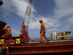 Ambas compañías financiarán la construcción de un ducto y tanques de almacenamiento. AP / ARCHIVO