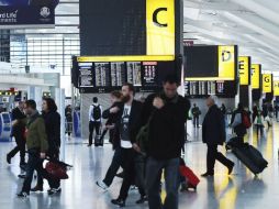 Aeropuerto Heathrow, en Londres. Reino Unido ya revisa la temperatura de los viajeros provenientes de países afectados. EFE /  A. RAIN