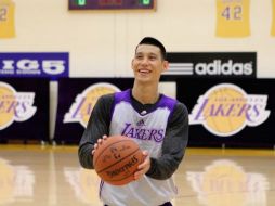 Lin, de 26 años tendría la oportunidad de mostrarse más dada la lesión de Nash. TWITTER / @JLin7