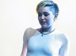 La cantante apareció en el lugar con short blanco y una playera que se quitó. AFP / ARCHIVO