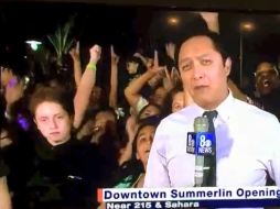 El joven aprovecha su tiempo en cámara para mostrar sus mejores pasos de baile. YOUTUBE / 3mediapro