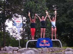 Así lució el podio con estas arriesgadas clavadistas. EL INFORMADOR / A. Rodríguez