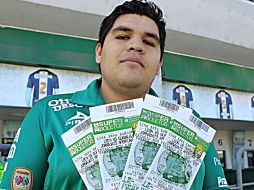 El aficionado Luis Francisco Fuentes asegura que su equipo ganará 3-1 ante el Guadalajara en el partido de hoy. EL INFORMADOR / M. Vargas