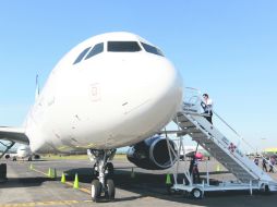 Ser compañeros de viaje implica convivir con tu acompañante por las horas que dure el vuelo, por más que se rehuya la situación. EL INFORMADOR / ARCHIVO