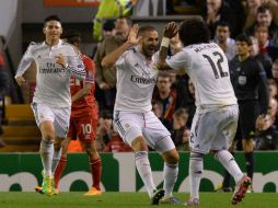 Benzema anotó dos tantos para el cuadro merengue. AFP / P. Ellis