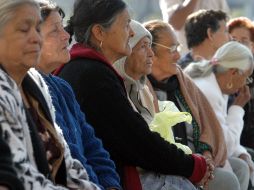 Las mujeres mayores llegan a recibir atención en estadía avanzada. EL INFORMADOR / ARCHIVO