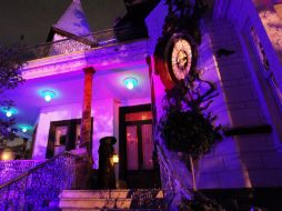 La casa que en temporada navideña parece un dulce pastelillo, es hoy una cueva de monstruos. EL INFORMADOR / E. Barrera