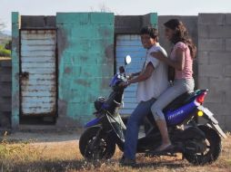 La cinta explora la dimensión extraordinaria que existe en el travestismo. YOUTUBE / IMCINE