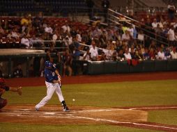 Japhet Amador conectó un hit en la novena entrada que impulsó la carrera de la victoria. EL INFORMADOR / A. Hernández