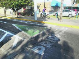 Automovilistas y ciclistas tendrán que acostumbrarse a compartir las calles. EL INFORMADOR / A. Hinojosa