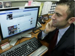 Las compañías no deben utilizar todas las redes sociales, sólo las que convienen a su negocio. AP / ARCHIVO