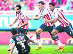 Rompe el maleficio. Omar Bravo, que no marcaba desde febrero pasado, marcó un doblete ayer ante Tijuana. MEXSPORT / A. Macías