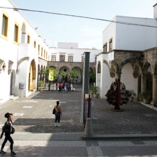 Juan Covarrubias recibe Premio Agustín Yañez