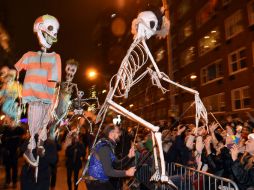 Personajes terroríficos, cómicos o adorables marcharon por las calles en la edición 41 del festejo. AFP / D. Emmert