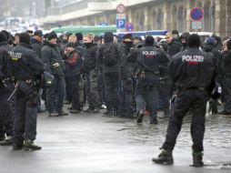 El 26 de octubre se reunieron alrededor de cuatro mil 800 seguidores del grupo 'Hooligans contra salafistas' en Colonia. EFE / ARCHIVO