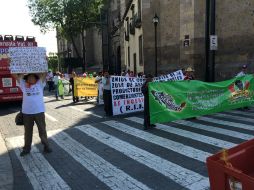 Continuarán protestando mientras no les cumplan sus demandas. EL INFORMADOR /