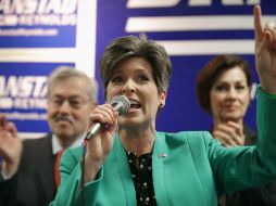 En Iowa, la republicana Joni Ernst, tiene una ligera ventaja sobre el demócrata Bruce Braley. AFP / C. Somodevilla
