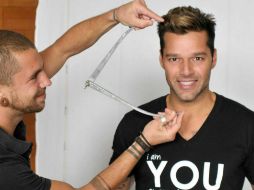 Al cantante se le tomaron más de 500 medidas, seleccionaron el color de ojos y el vestuario que llevará. FACEBOOK / Ricky Martin.