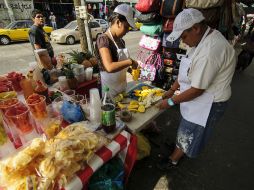 Los comerciantes juegan 'al gato y al ratón' con los inspectores. EL INFORMADOR / ARCHIVO