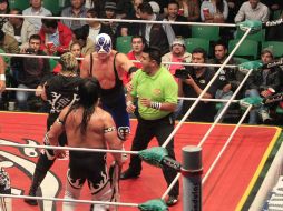 Luego de la victoria, Atlantis retó a Último Guerrero a protagonizar una lucha mano a mano la próxima semana. EL INFORMADOR / M. Vargas