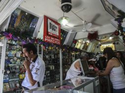 Cientos de tapatíos aprovechan los cuatro días más baratos del año para realizar sus compras navideñas. EL INFORMADOR / F. Atilano