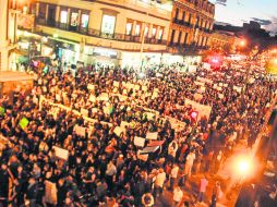 Miles de personas salieron a las calles en todo el País para exigir resultados en la búsqueda de los 43 normalistas desaparecidos. EL INFORMADOR / A. Hinojosa