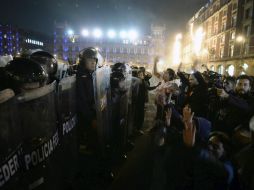 'Los policías estamos en desventaja ante estas manifestaciones violentas', asegura el titular de la SSPDF. AFP / A. Estrella