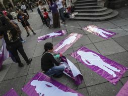 Las organizadoras instalaron un módulo en la Plaza de Armas para brindar información a los asistentes. EL INFORMADOR / F. Atilano