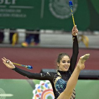 Cynthia Valdez logra primer lugar en mazas de gimnasia rítmica