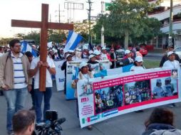 El contingente de la 'Caminata por la Paz y Velada de Oración' recorrió casi 5.5 kilómetros a paso apresurado. EL INFORMADOR / B, Ramos