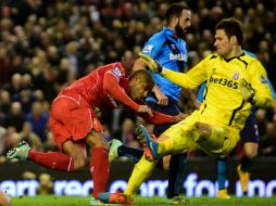 A cinco minutos del final del partido, Glen Johnson anota para dar la victoria al Liverpool. AFP / P. Ellis