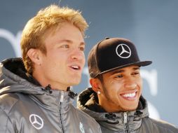 Los pilotos Nico Rosberg (i) y Lewis Hamilton (d) admiten que han tenido una relación difícil pero siempre de respeto. AP / M. Probst