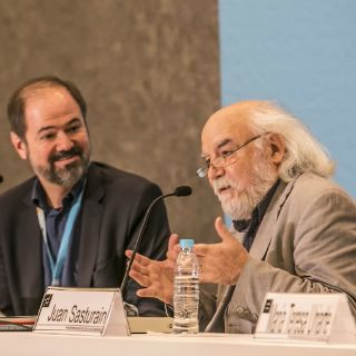 Villoro y Sasturain charlan de futbol y literatura