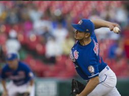 El laureado lanzador Juan Salvador Delgadillo concede una sola carrera ante los 18 bateadores que enfrentó. TWITTER / @charrosbeisbol