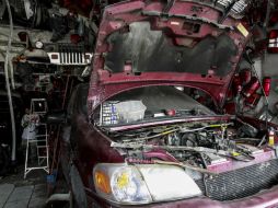 Los detenidos dijeron que se dedicaban a desmantelar, clasificar y distribuir las autopartes de los vehículos. EL INFORMADOR / ARCHIVO