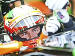 Los aficionados mexicanos a la F1 podrán ver en casa al piloto Sergio Pérez. EFE / ARCHIVO