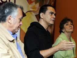 El estudiante chileno Laurence Maxwell, en una rueda de prensa en Chile en la que estuvo acompañado de sus padres. EFE / M. Ruiz