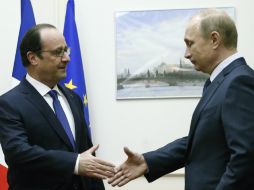El encuentro entre Putin y Hollande se produce en medio de un aislamiento internacional de Rusia por las sanciones occidentales. AP / M. Zmeyev