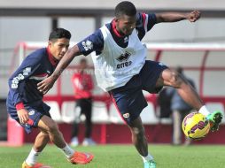 Javier Aquino (i) ha tenido participación en nueve partidos de la Liga de España. TWITTER / @RVMOficial