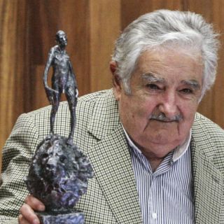 'Hay que meterle la mano a los bolsillos de los que más tienen': José Mujica