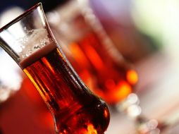 La excesiva ingesta de alimentos calóricos y el consumo de alcohol son factores que podrían llevar a un infarto. EL INFORMADOR / ARCHIVO