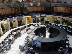 El mercado local opera en línea con los indicadores bursátiles de Estados Unidos que registran descensos generalizados. SUN / ARCHIVO